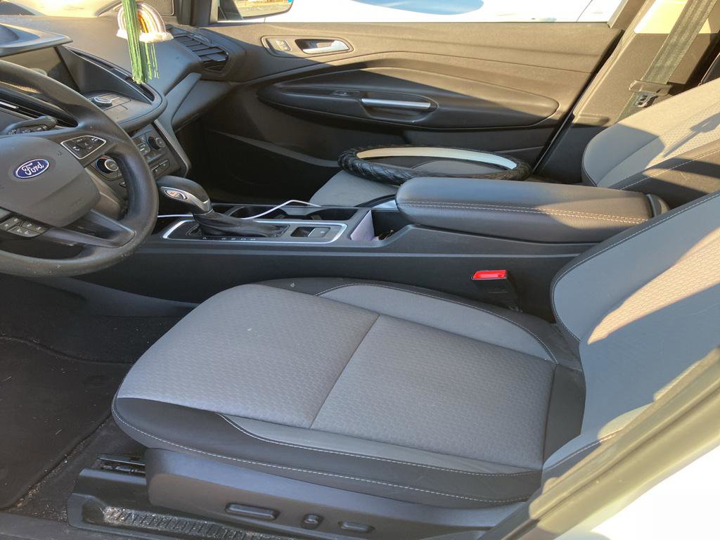 Used 2019 Ford Escape SE image 5