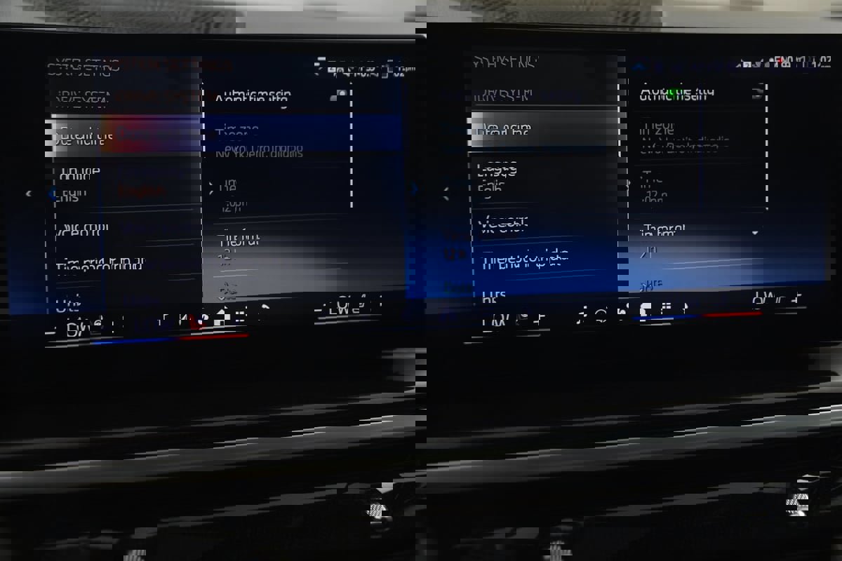 Used 2024 BMW X6 xDrive40i w/ Premium Package image 16