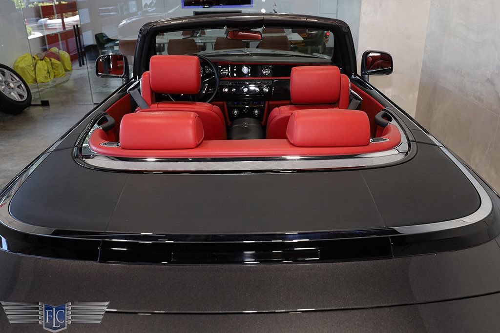 Used 2017 Rolls-Royce Phantom Drophead Coupe RWD image 12