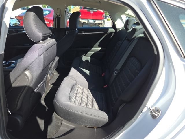 Used 2016 Ford Fusion SE FWD image 17