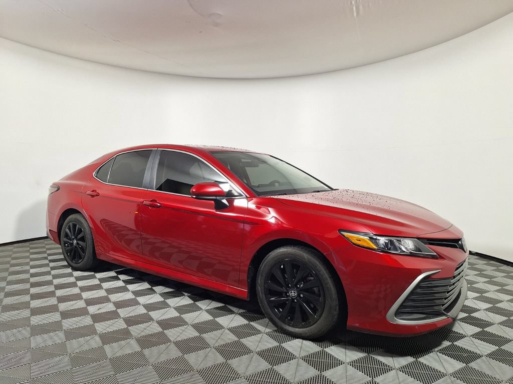 Used 2024 Toyota Camry LE FWD image 3