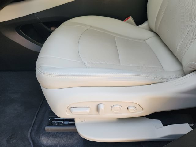 Used 2023 Buick Enclave Premium FWD image 27