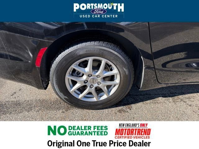 Used 2024 Chrysler Pacifica Touring-L image 31