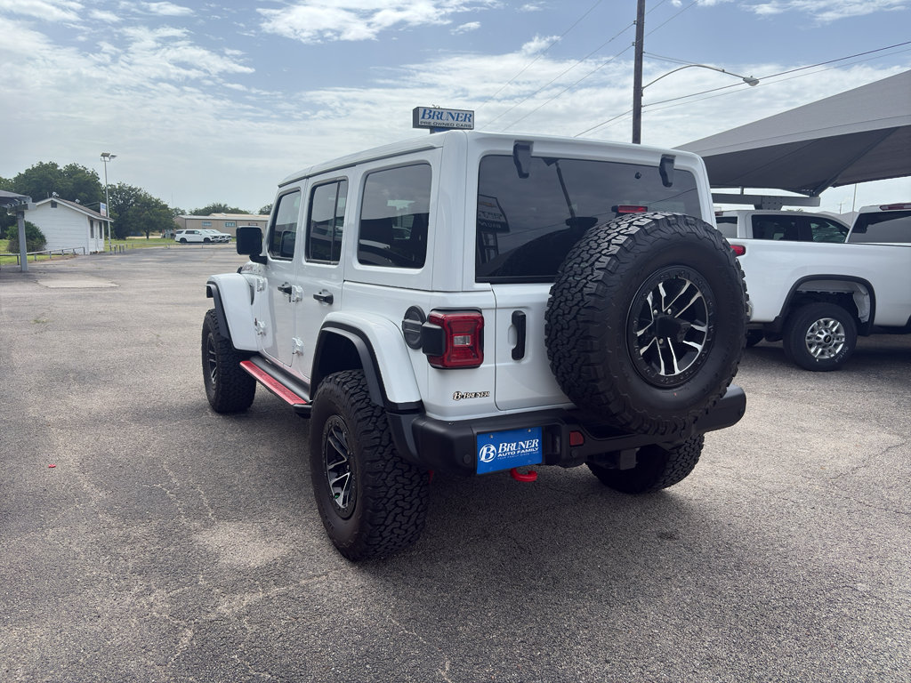 Used 2025 Jeep Wrangler Unlimited Rubicon AWD/4WD image 8