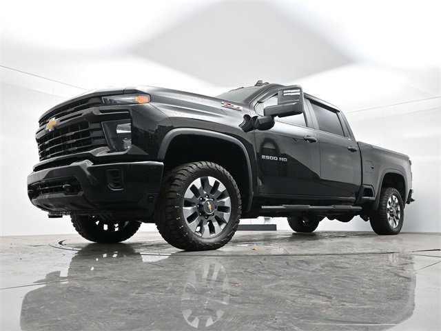 Used 2024 Chevrolet Silverado 2500 Custom w/ Custom Value Package image 11
