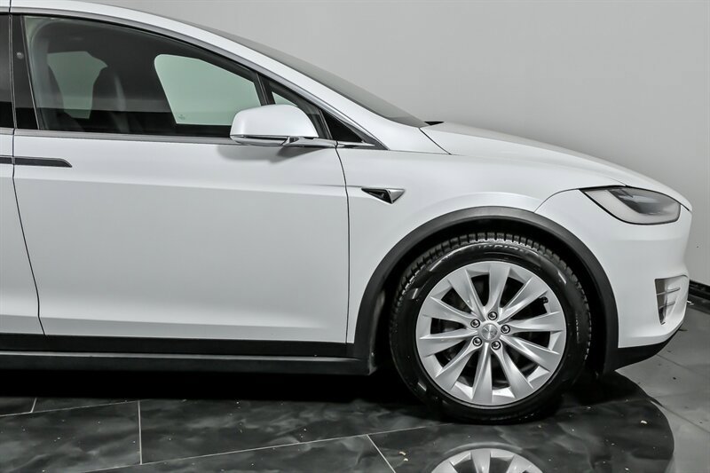 Used 2016 Tesla Model X 75D AWD/4WD image 12