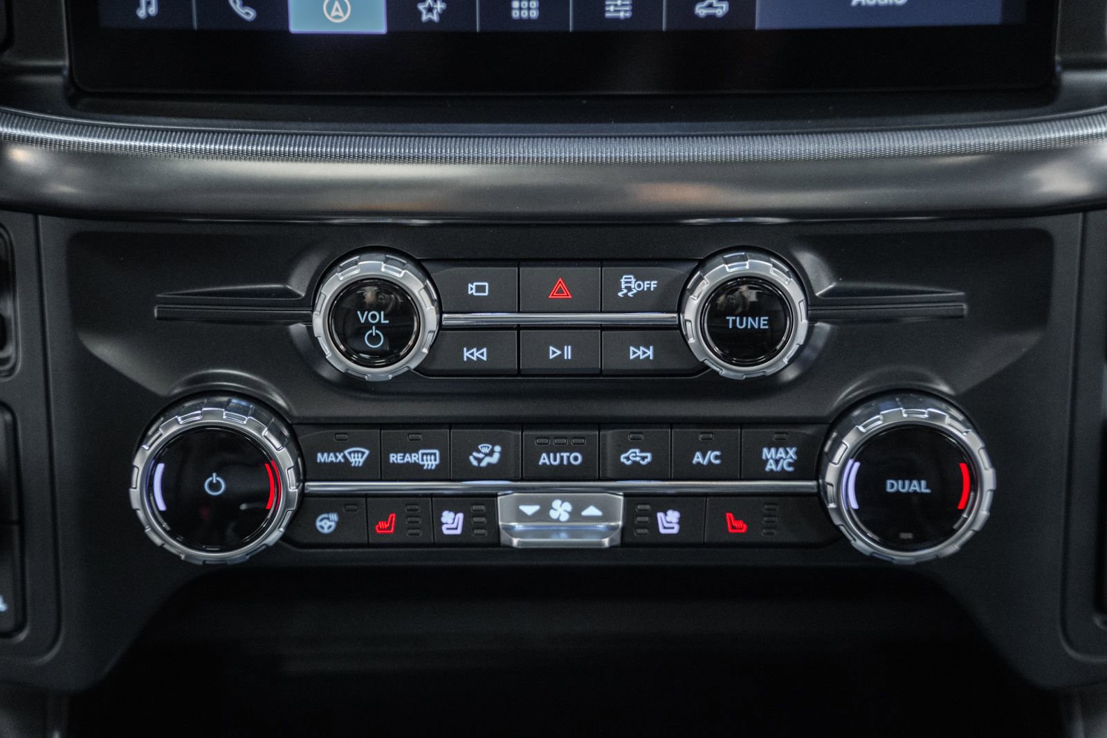 Certified 2025 Ford F150 Lariat w/ Equipment Group 502A High image 29