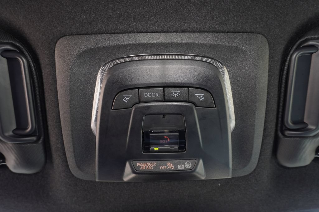 Certified 2025 Toyota Corolla SE FWD image 18