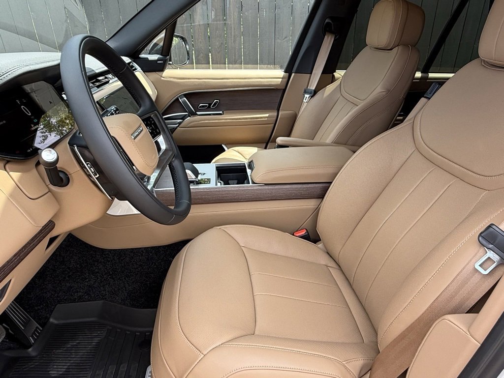 New 2025 Land Rover Range Rover SE image 11