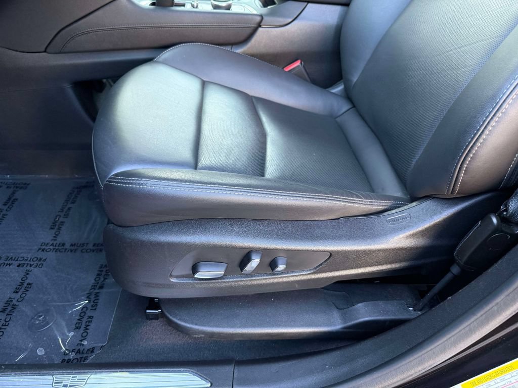 Used 2024 Cadillac XT5 Premium Luxury w/ Technology Package AWD/4WD image 3