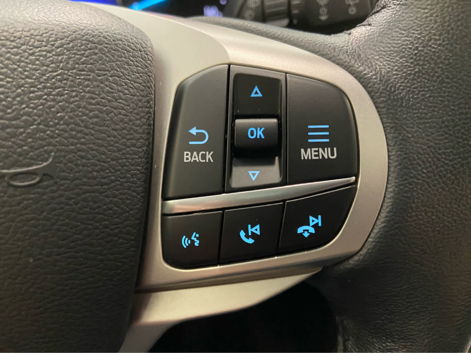 Used 2022 Ford Explorer Limited w/ Equipment Group 301A AWD/4WD image 26