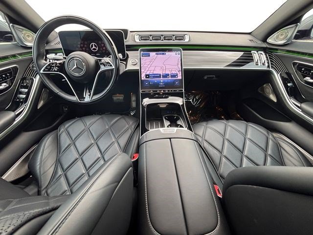 Used 2025 Mercedes-Benz Maybach S 580 4MATIC image 12