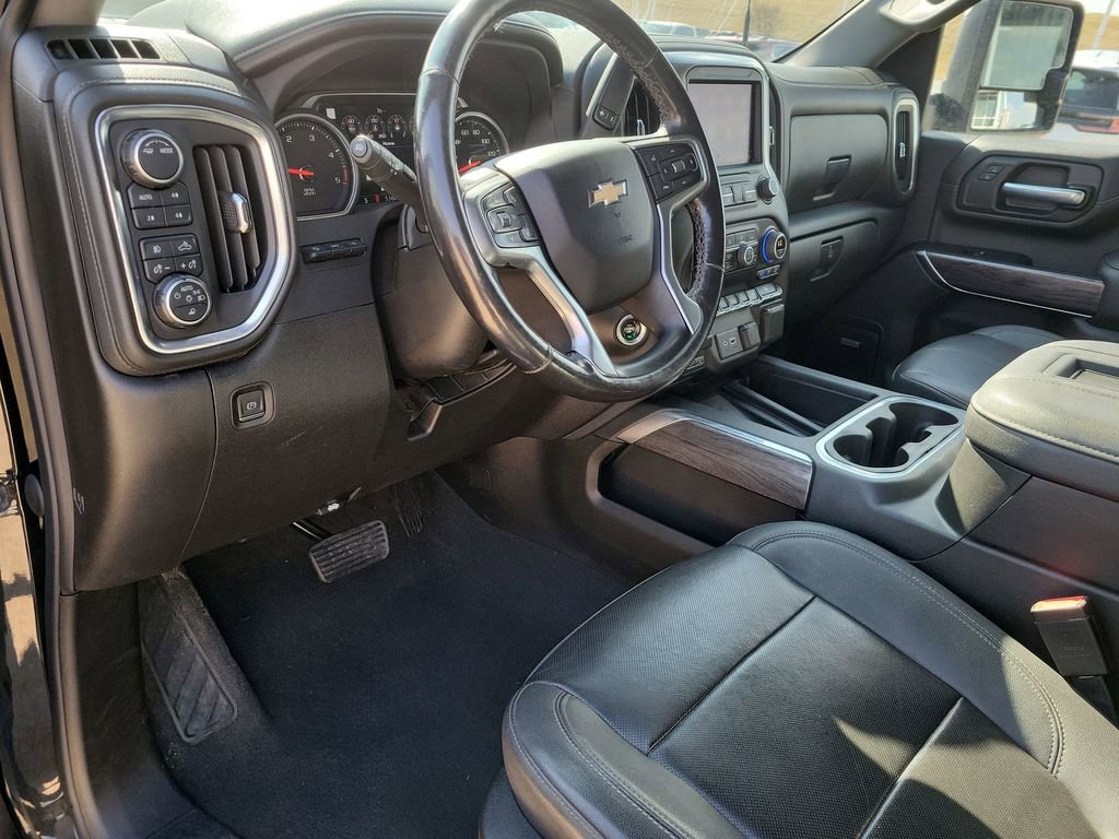 Certified 2022 Chevrolet Silverado 3500 LTZ w/ LTZ Plus Package image 10
