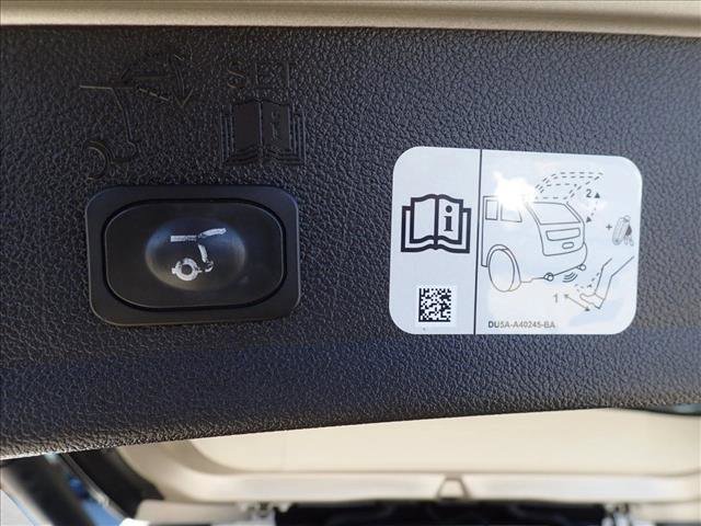 Used 2017 Ford Escape Titanium w/ Equipment Group 301A image 9