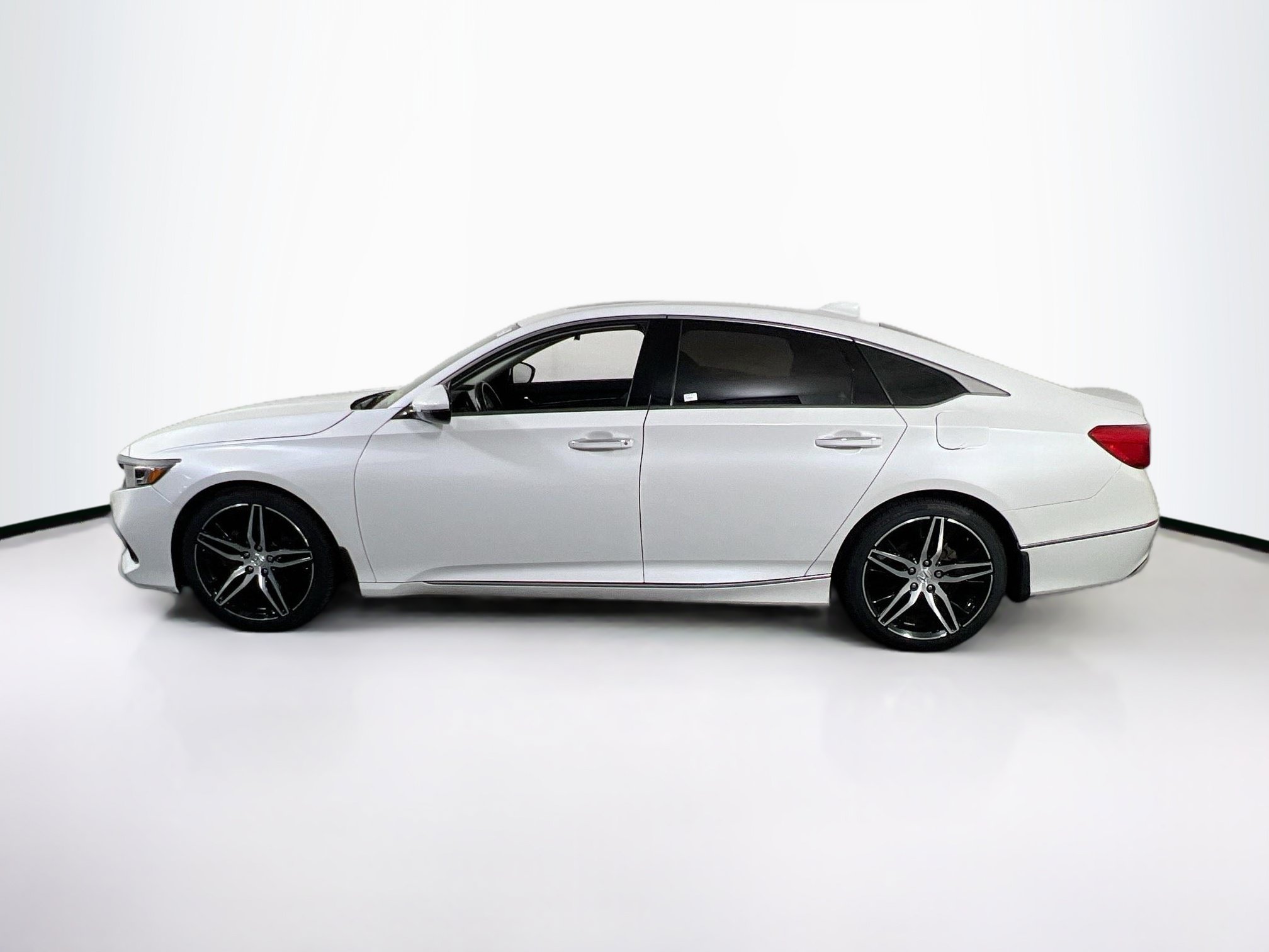 Used 2021 Honda Accord Touring image 8