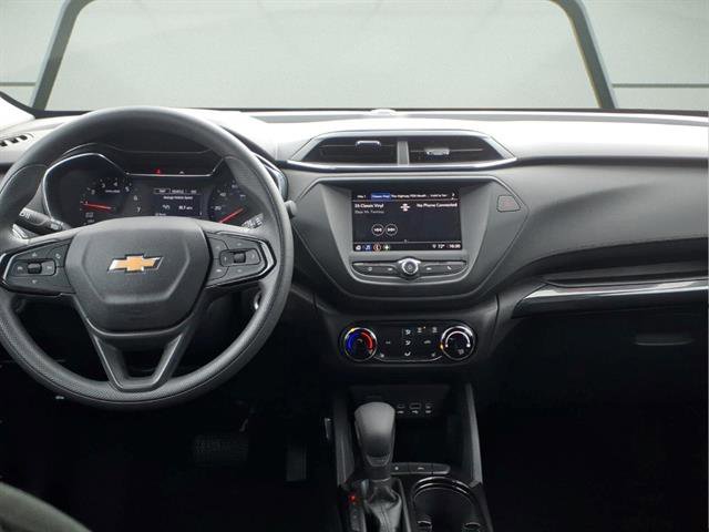 Used 2023 Chevrolet TrailBlazer LT FWD image 11