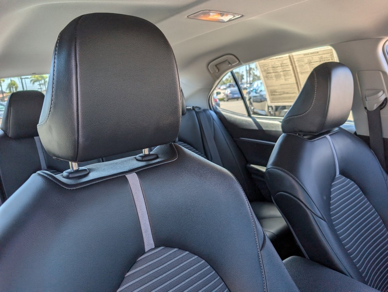 Used 2023 Toyota Camry SE image 3