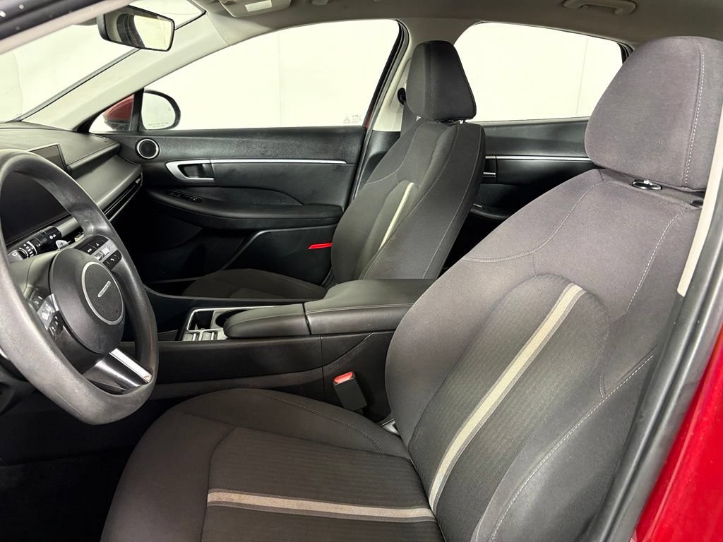 Used 2025 Hyundai Sonata SEL FWD image 21