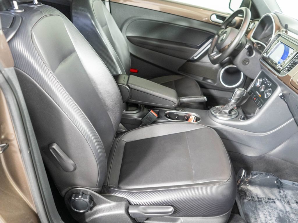 Used 2013 Volkswagen Beetle TDI FWD image 8