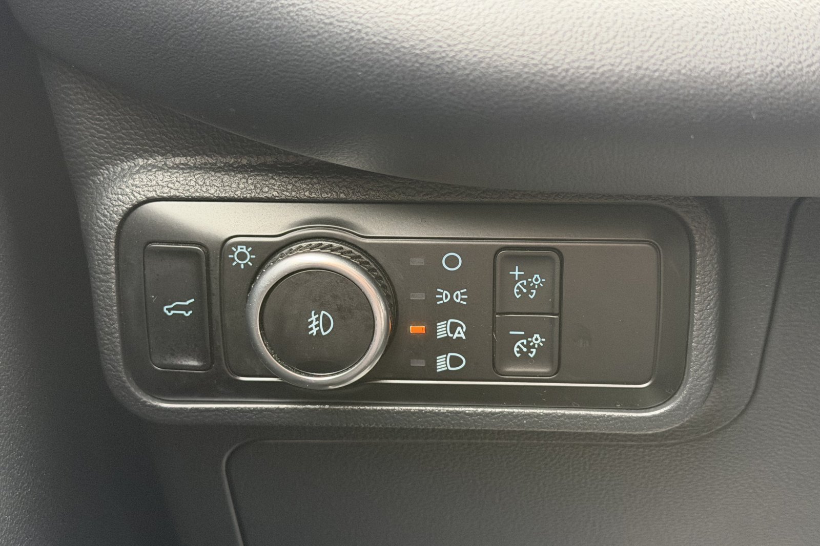 Certified 2025 Ford Explorer ST-Line AWD/4WD image 27