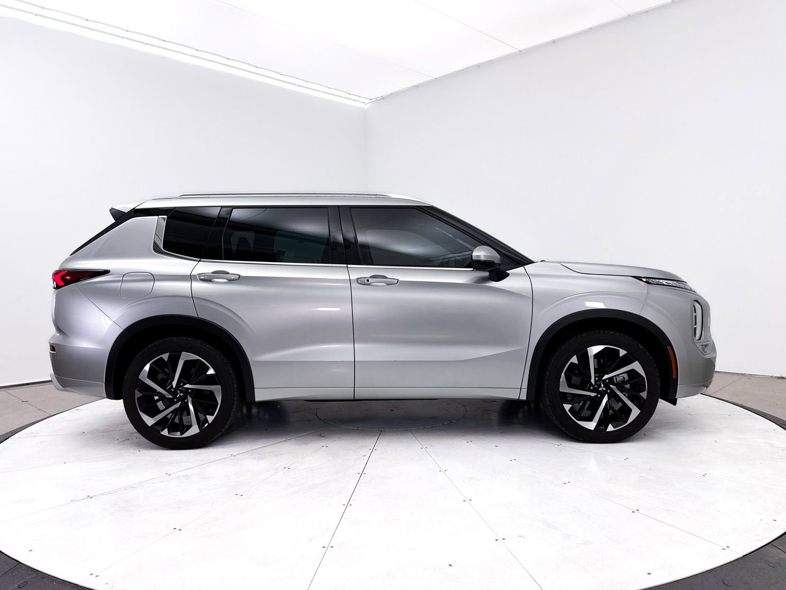 Used 2022 Mitsubishi Outlander SEL FWD image 41