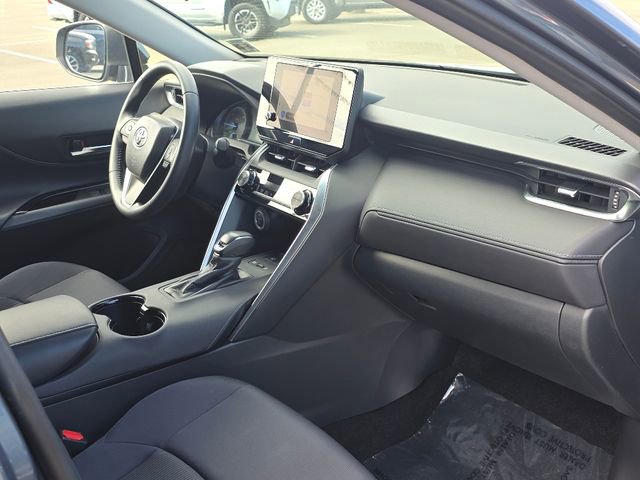 Used 2023 Toyota Venza LE AWD/4WD image 11