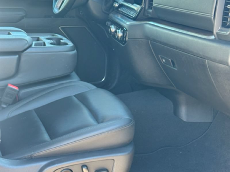 Used 2025 GMC Sierra 1500 SLT AWD/4WD image 21