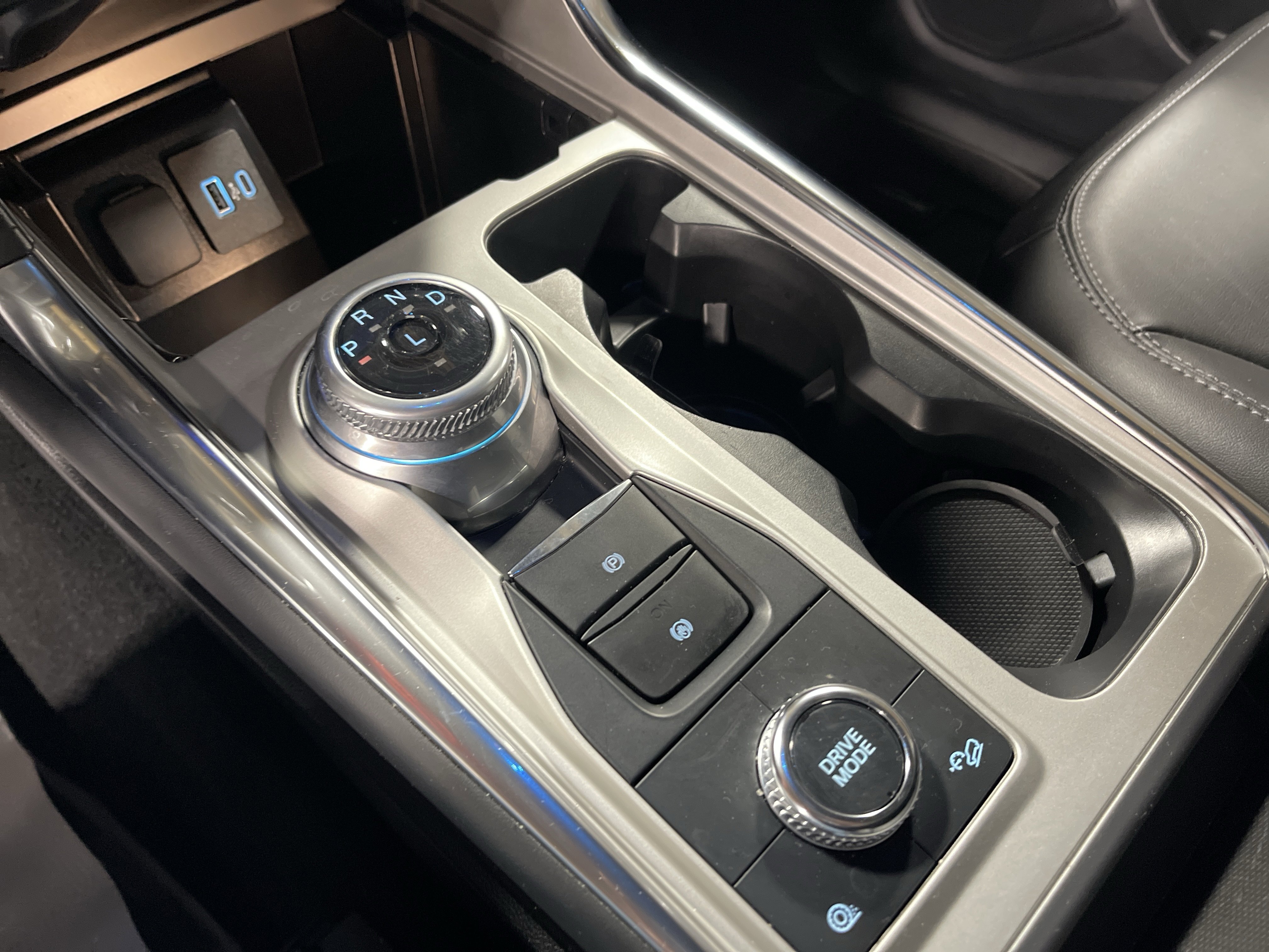 Used 2022 Ford Explorer XLT w/ Equipment Group 202A image 26