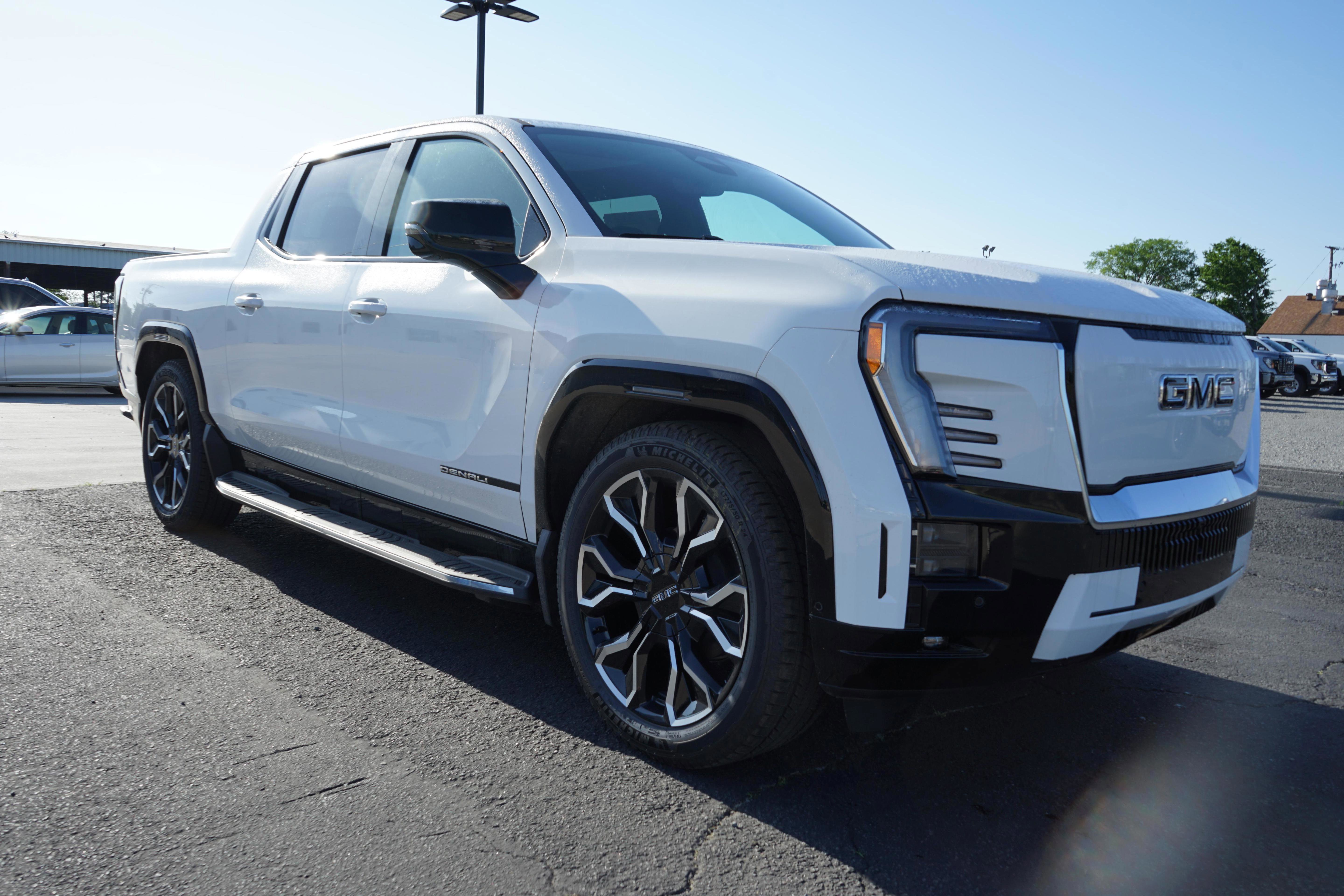 New 2025 GMC Sierra EV Denali image 7