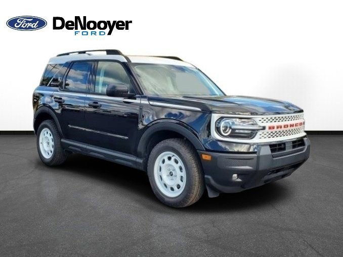New 2025 Ford Bronco Sport Heritage w/ Convenience Package AWD/4WD image 2