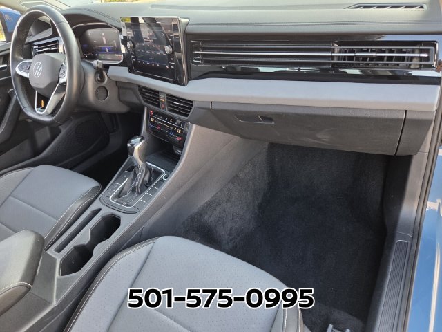 Used 2025 Volkswagen Jetta SE FWD image 17