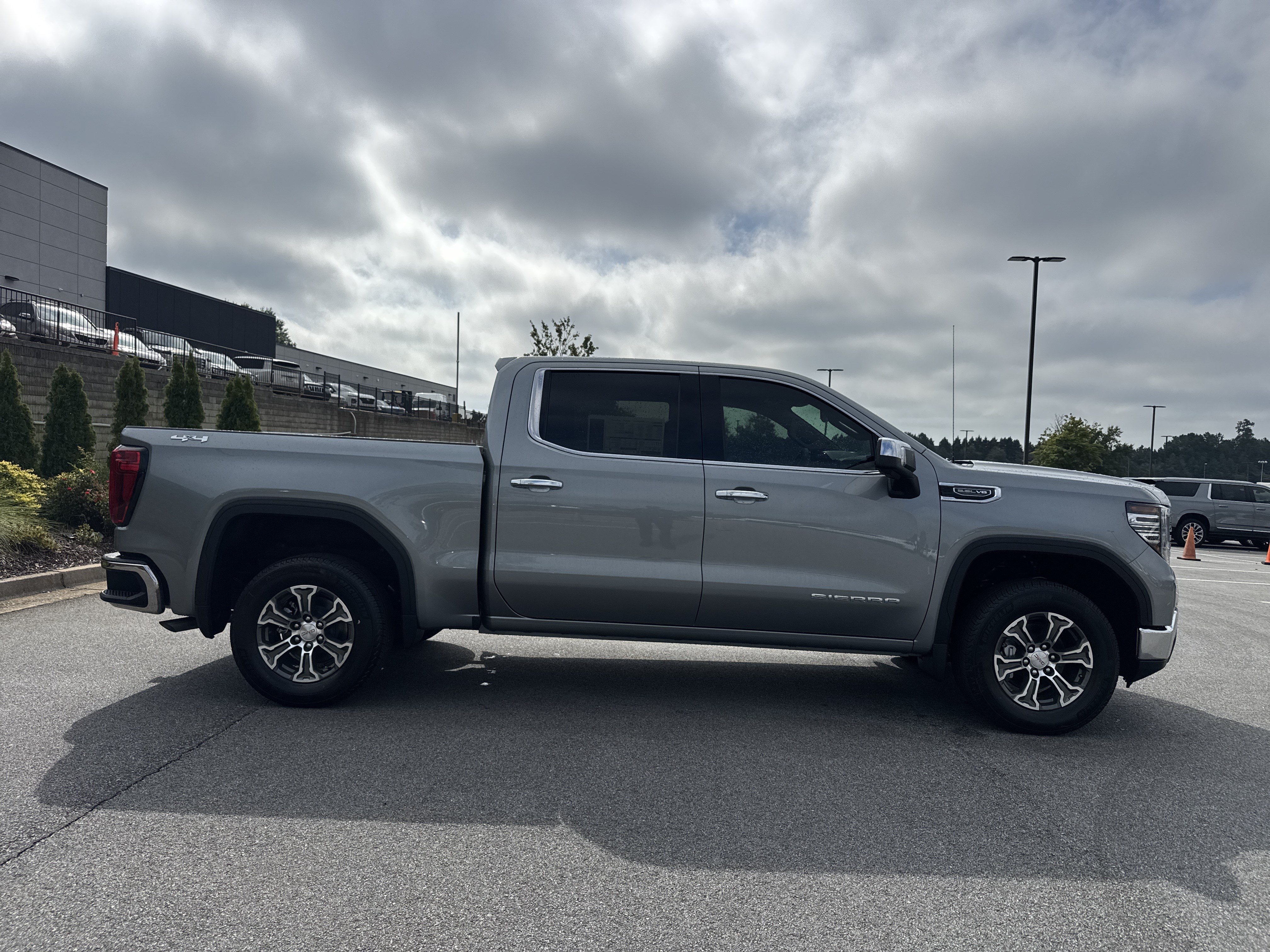 New 2026 GMC Sierra 1500 SLT w/ SLT Convenience Package AWD/4WD image 11