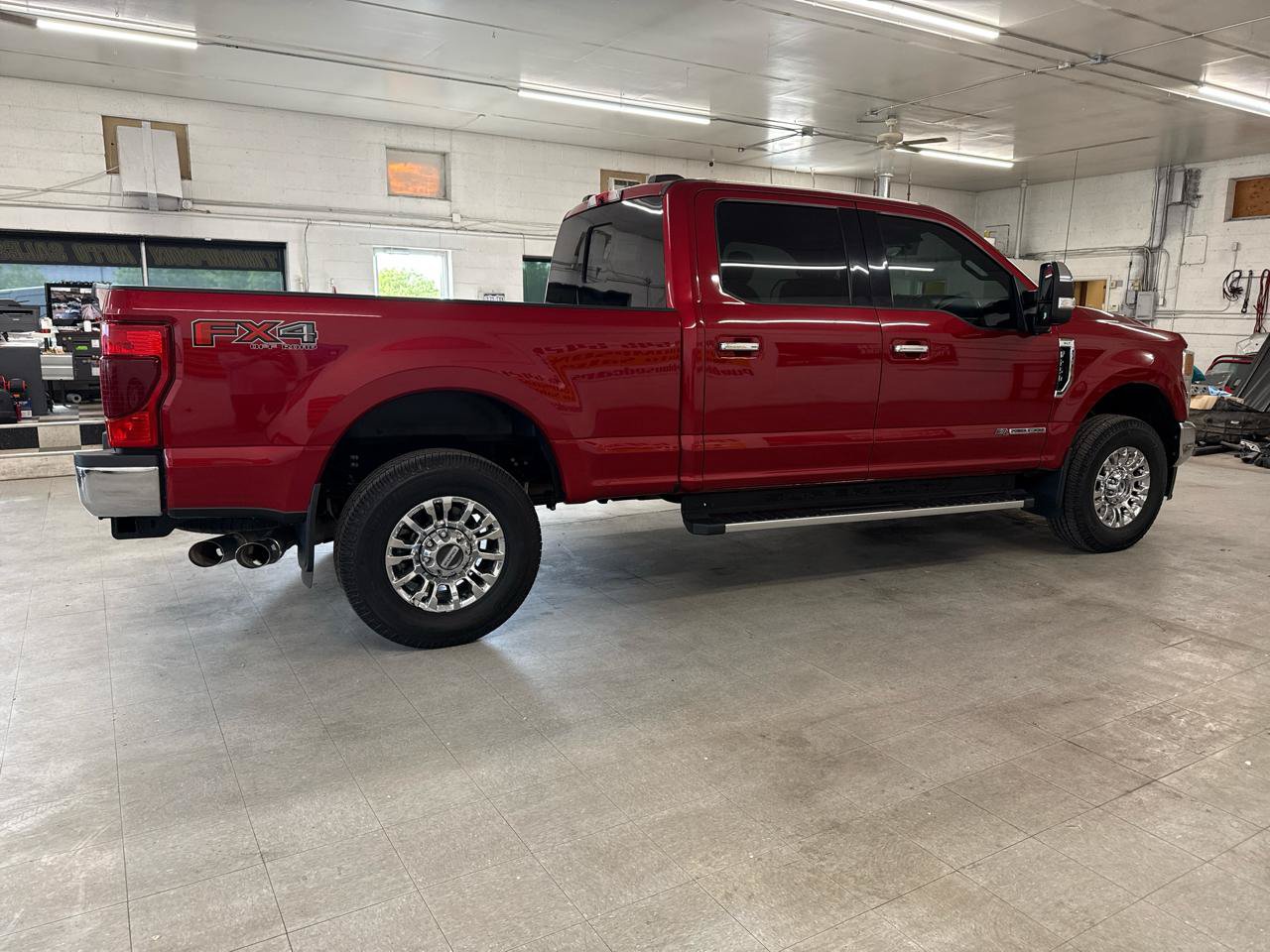 Used 2021 Ford F250 XLT w/ XLT Premium Package AWD/4WD image 4