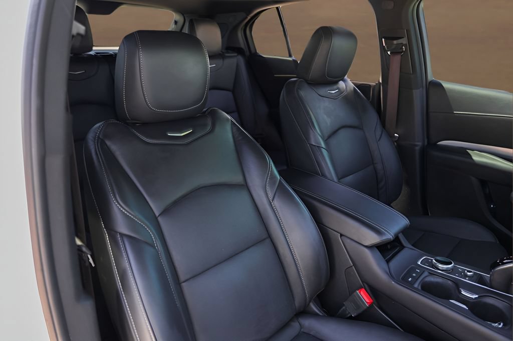 Certified 2022 Cadillac XT4 Premium Luxury w/ Enhanced Visibility Package AWD/4WD image 31