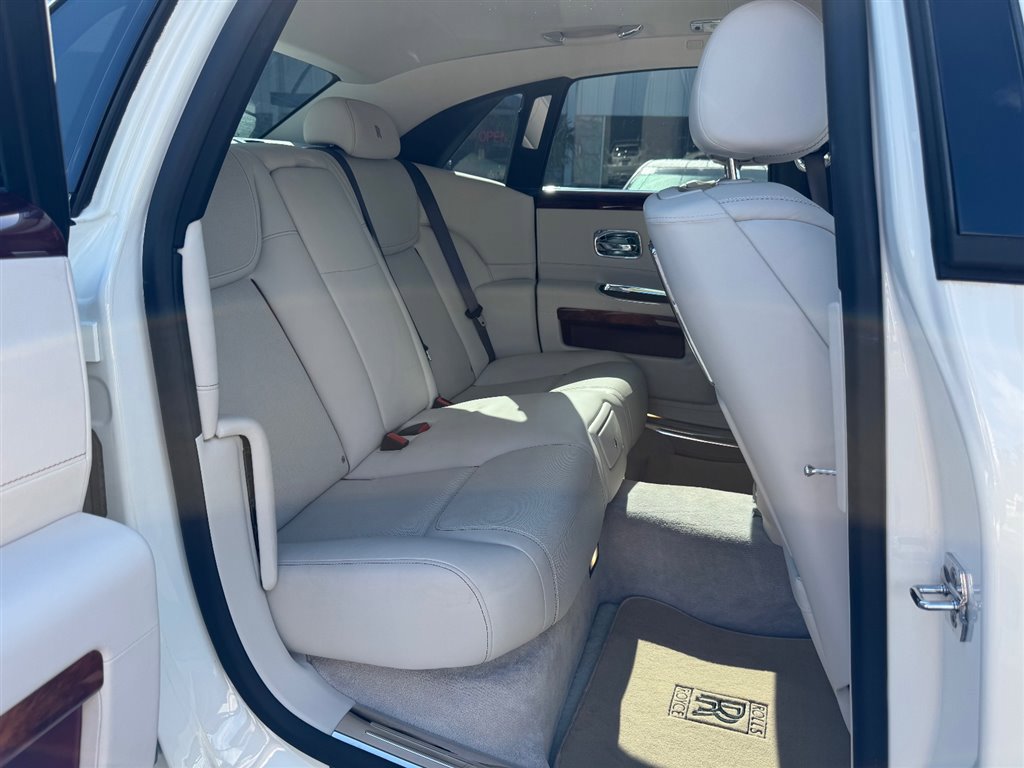 Used 2017 Rolls-Royce Ghost image 27