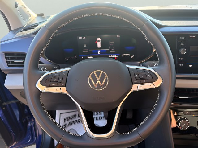 Used 2023 Volkswagen Taos SE AWD/4WD image 5