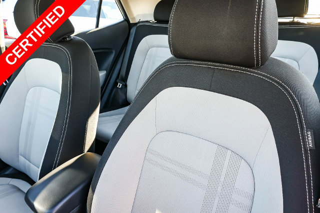 Certified 2025 Hyundai Venue SEL FWD image 28