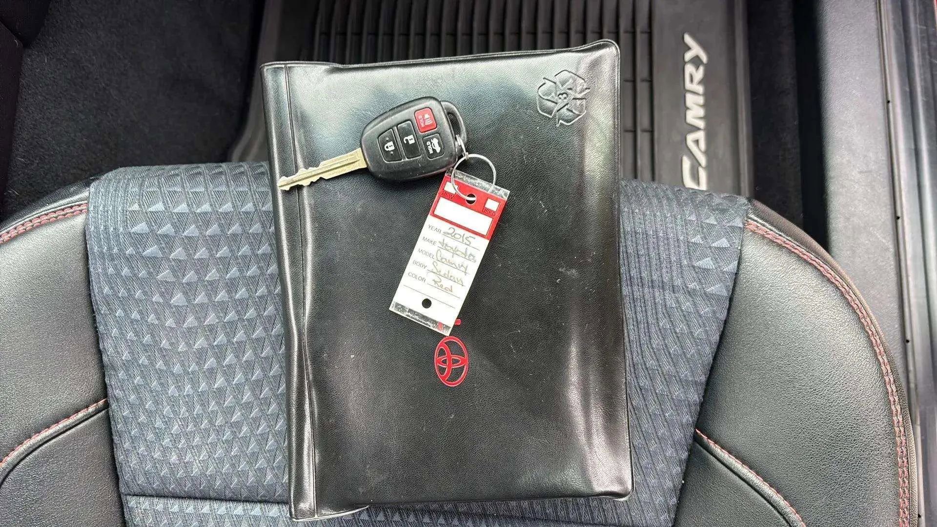 Used 2015 Toyota Camry SE image 44