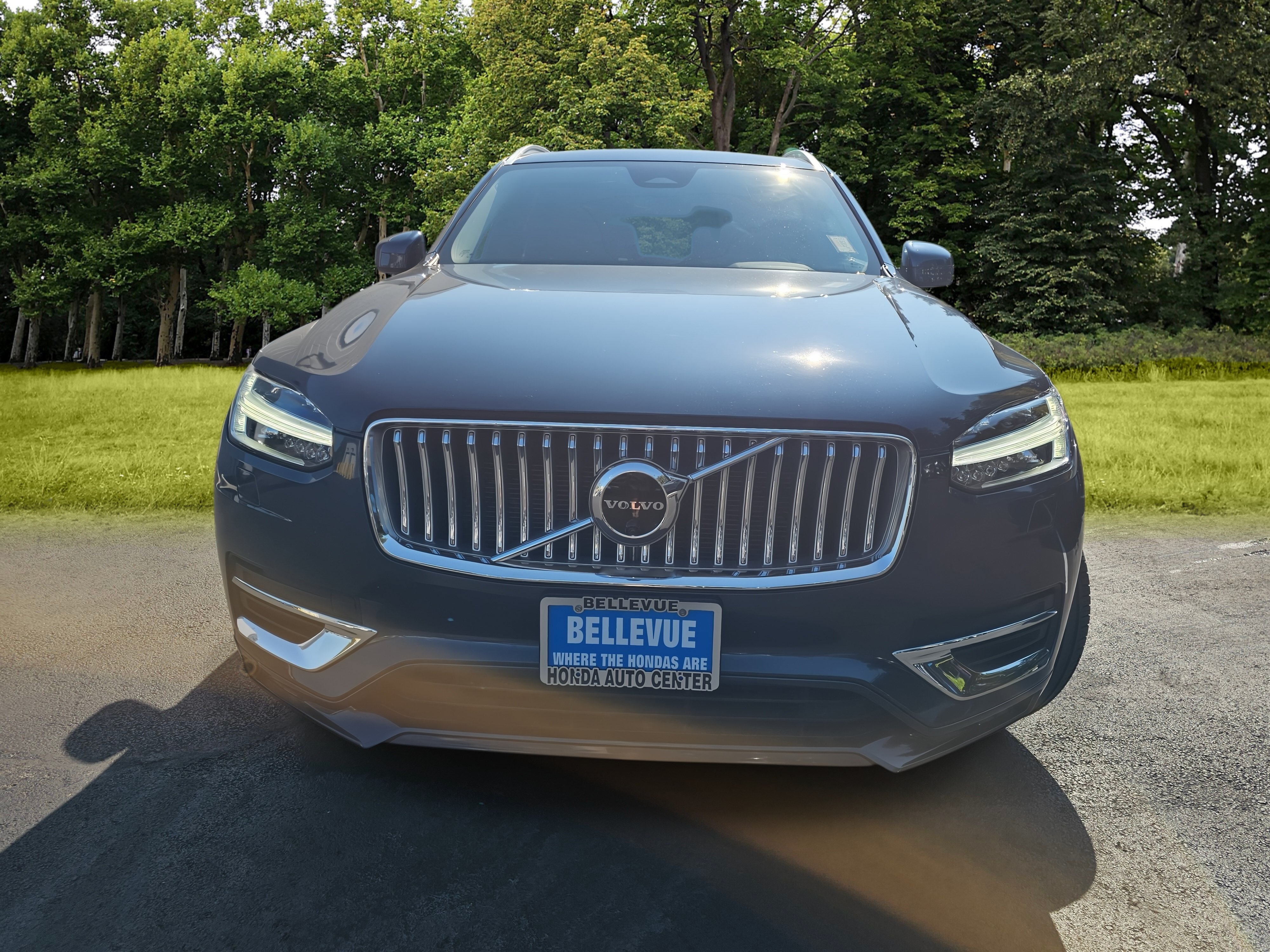Used 2023 Volvo XC90 B5 Plus w/ Protection Package Premier AWD/4WD image 2