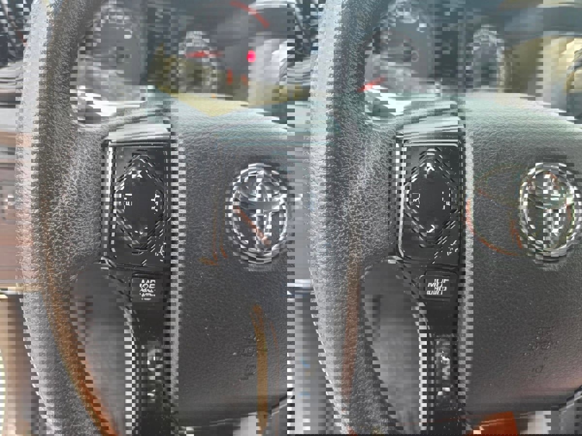 Used 2022 Toyota Tacoma SR image 23