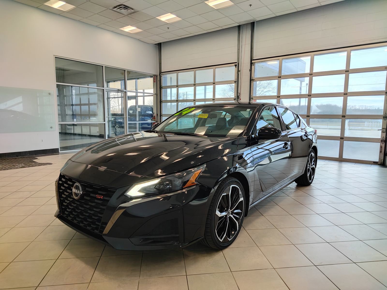 Used 2024 Nissan Altima 2.5 SR image 8