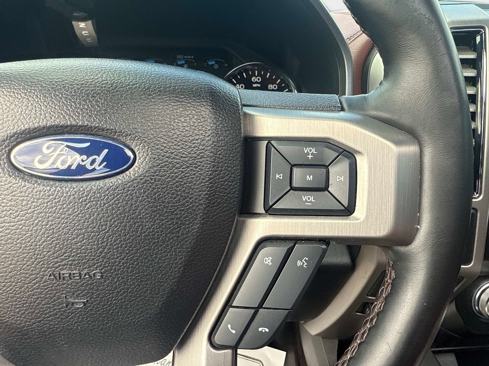 Used 2020 Ford F150 Platinum w/ Equipment Group 701A Luxury AWD/4WD image 24