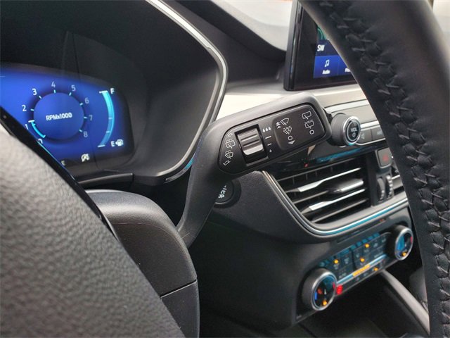 Used 2022 Ford Escape Titanium image 16