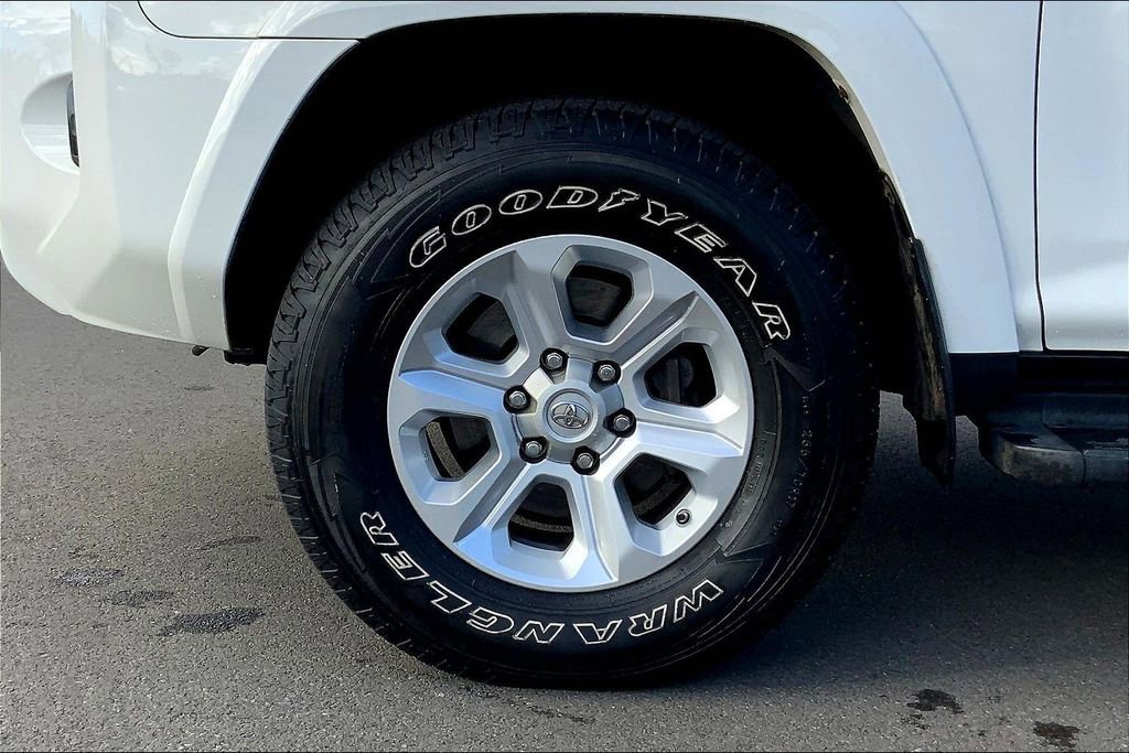 Used 2019 Toyota 4Runner SR5 image 9