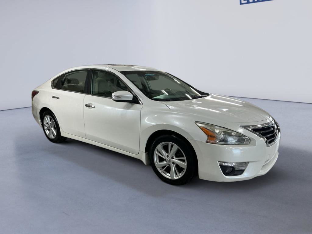 Used 2015 Nissan Altima 2.5 SL w/ Technology Package FWD image 3