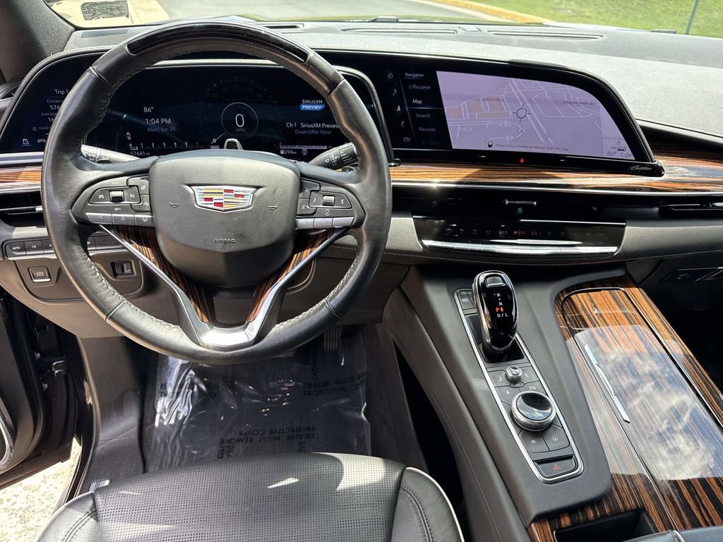 Used 2024 Cadillac Escalade ESV Premium Luxury AWD/4WD image 31