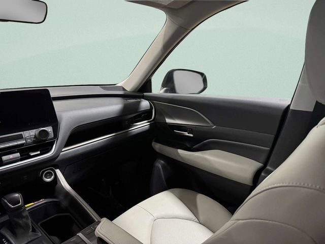 Used 2024 Toyota Grand Highlander AWD image 13