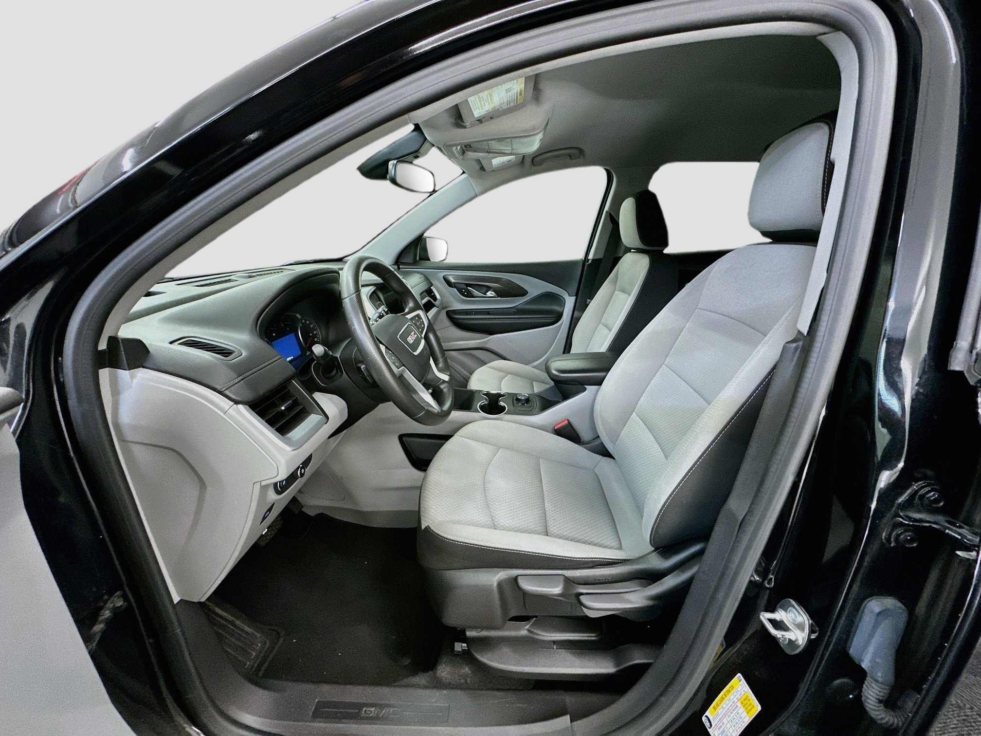 Used 2024 GMC Terrain SLE AWD/4WD image 13