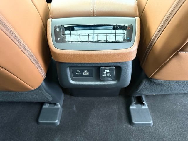 Used 2023 Nissan Pathfinder Platinum AWD/4WD image 32