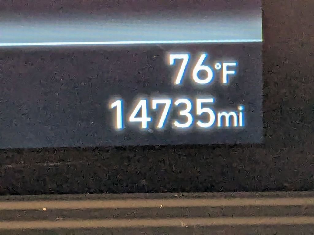 Used 2025 Hyundai Venue SEL image 16